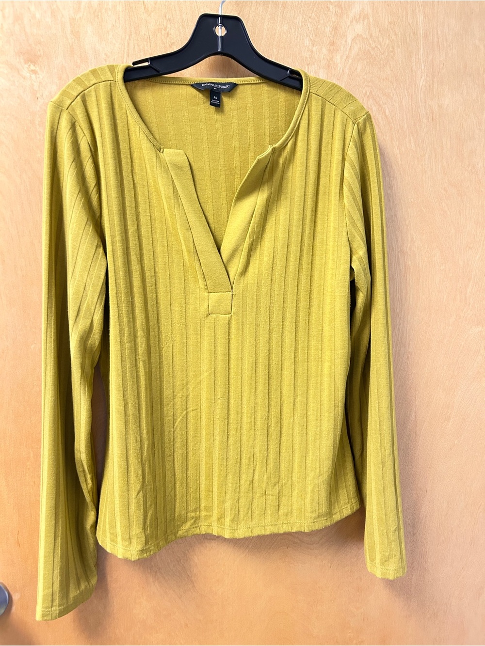 Banana Republic Long-Sleeve Ribbed Notch-Neck Top - Chartreuse